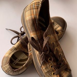 Women’s Converse All Stars Size 8 Brown Plaid
